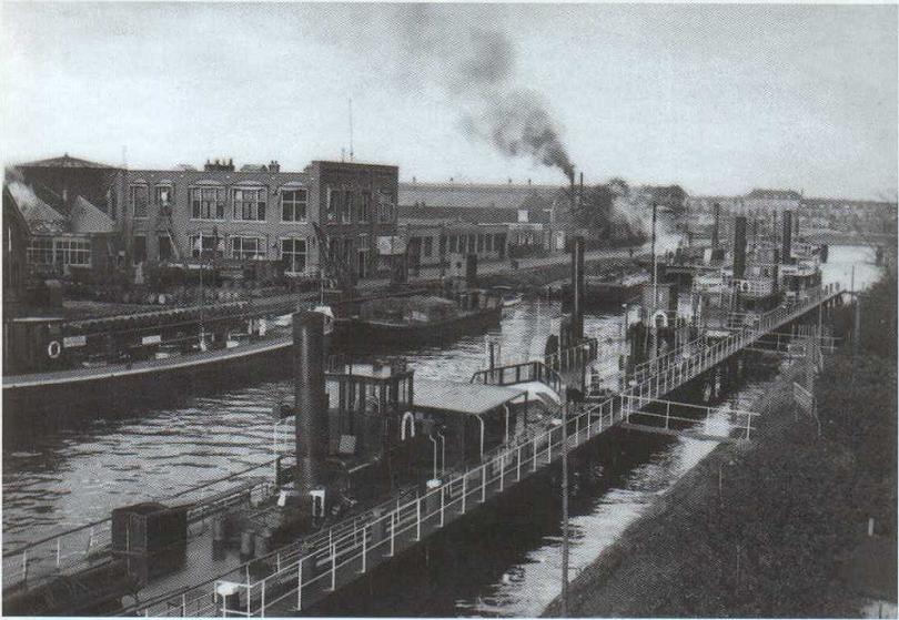 www.vaarmij.nl Rondvaart Amsterdam Maak een prachtige rondvaart op een historisch IJveer of Rondvaartboot