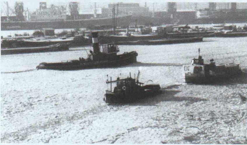 www.vaarmij.nl Rondvaart Amsterdam Maak een prachtige rondvaart op een historisch IJveer of Rondvaartboot