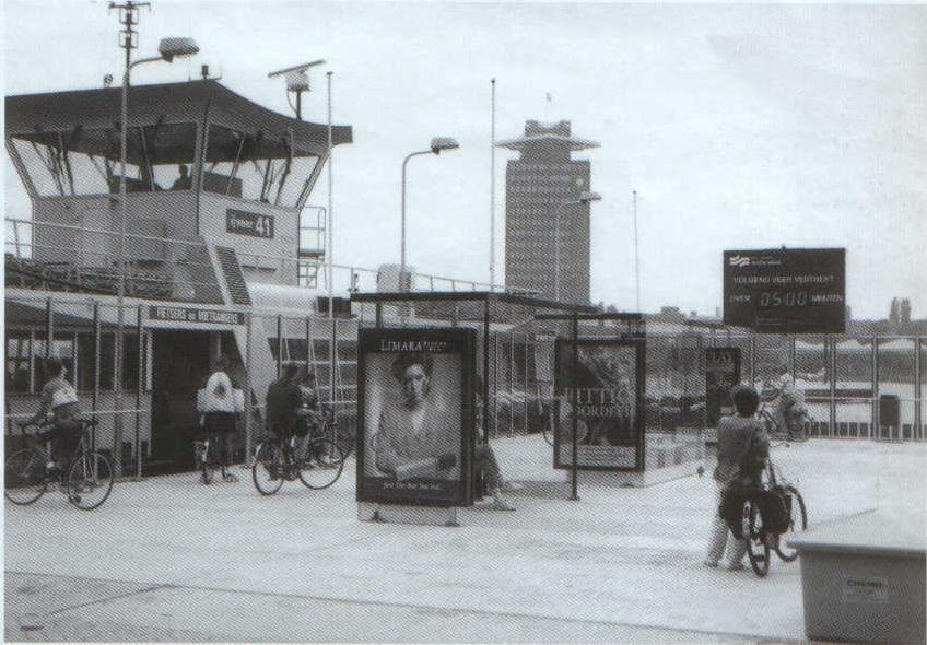 www.vaarmij.nl Rondvaart Amsterdam Maak een prachtige rondvaart op een historisch IJveer of Rondvaartboot