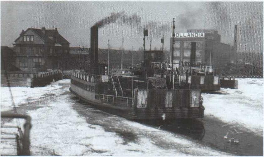 www.vaarmij.nl Rondvaart Amsterdam Maak een prachtige rondvaart op een historisch IJveer of Rondvaartboot