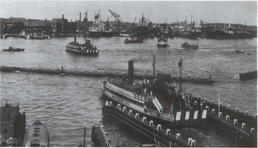 www.vaarmij.nl Rondvaart Amsterdam Maak een prachtige rondvaart op een historisch IJveer of Rondvaartboot