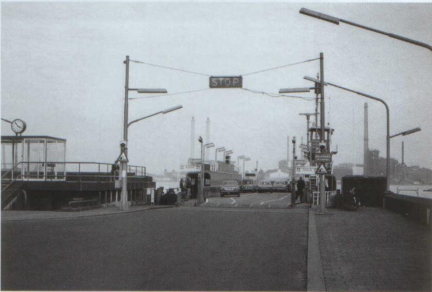 www.vaarmij.nl Rondvaart Amsterdam Maak een prachtige rondvaart op een historisch IJveer of Rondvaartboot