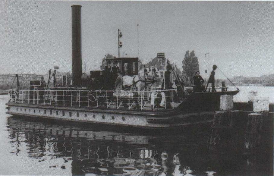 www.vaarmij.nl Rondvaart Amsterdam Maak een prachtige rondvaart op een historisch IJveer of Rondvaartboot