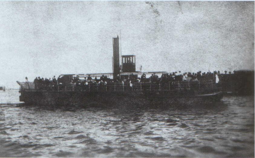 www.vaarmij.nl Rondvaart Amsterdam Maak een prachtige rondvaart op een historisch IJveer of Rondvaartboot