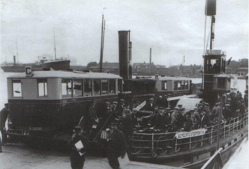 www.vaarmij.nl Rondvaart Amsterdam Maak een prachtige rondvaart op een historisch IJveer of Rondvaartboot