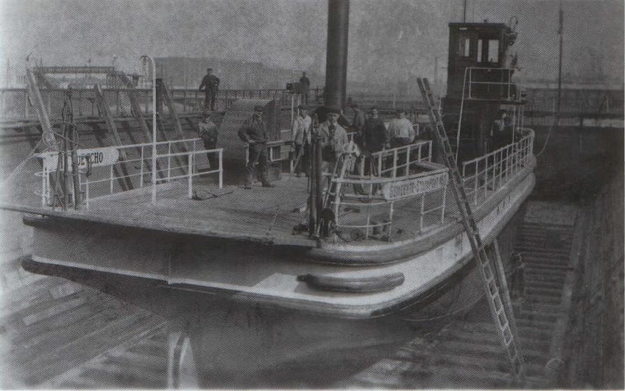 www.vaarmij.nl Rondvaart Amsterdam Maak een prachtige rondvaart op een historisch IJveer of Rondvaartboot