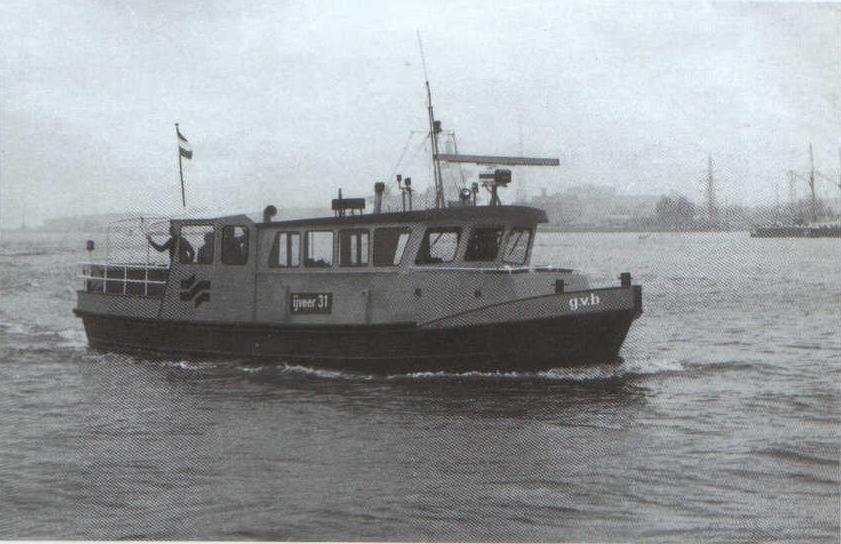 www.vaarmij.nl Rondvaart Amsterdam Maak een prachtige rondvaart op een historisch IJveer of Rondvaartboot