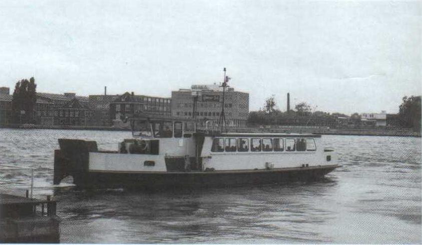 www.vaarmij.nl Rondvaart Amsterdam Maak een prachtige rondvaart op een historisch IJveer of Rondvaartboot