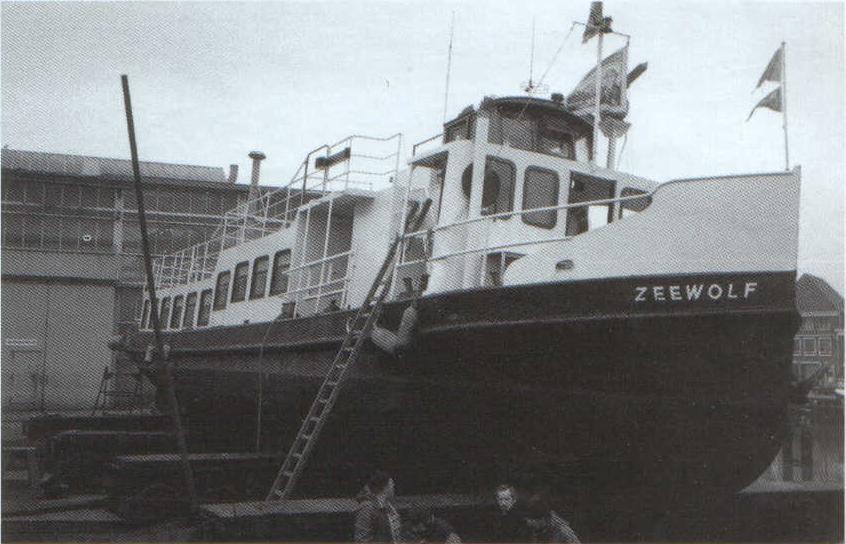 www.vaarmij.nl Rondvaart Amsterdam Maak een prachtige rondvaart op een historisch IJveer of Rondvaartboot