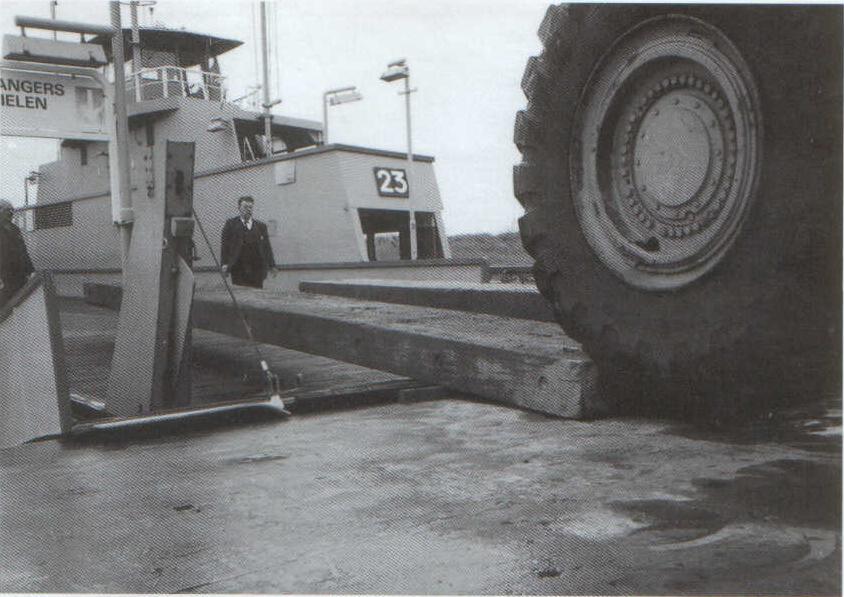 www.vaarmij.nl Rondvaart Amsterdam Maak een prachtige rondvaart op een historisch IJveer of Rondvaartboot